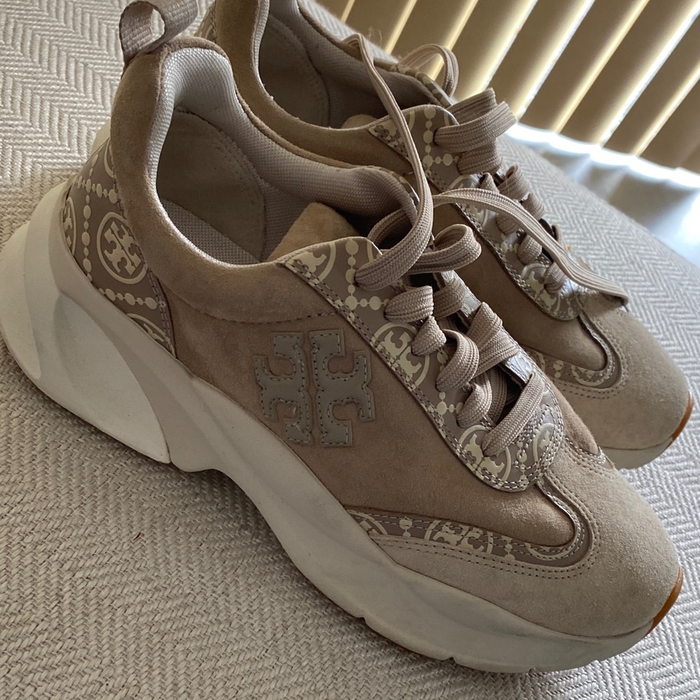 Tory Burch Taupe Suede Logo-Trim Platform Sneakers - Picture 3 of 8